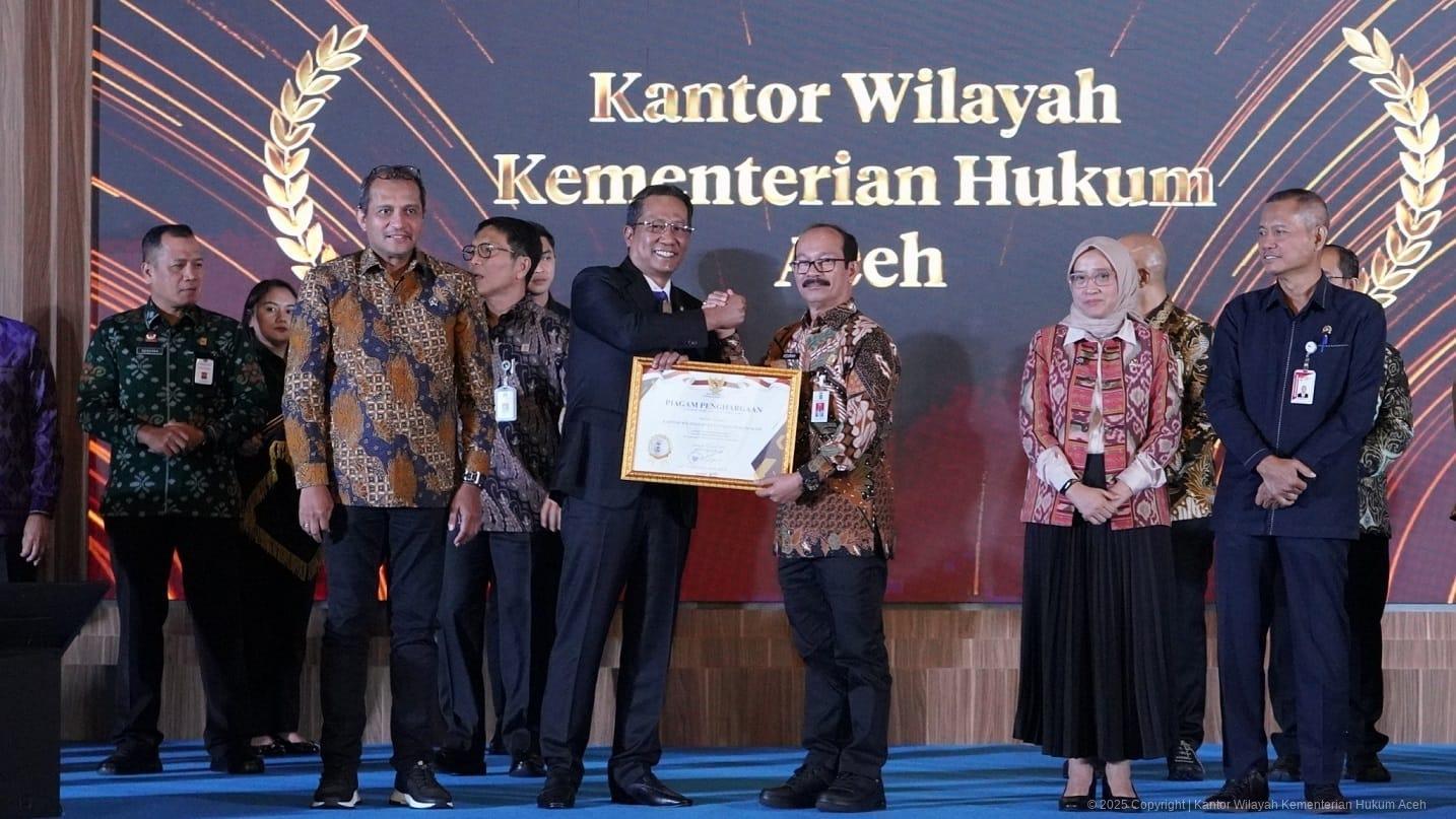 Selamat! Kanwil Kemenkum Aceh Berhasil Raih Predikat WBK
